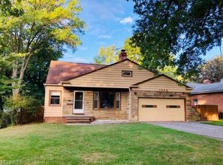 1324 Ford Rd, Lyndhurst, OH 44124