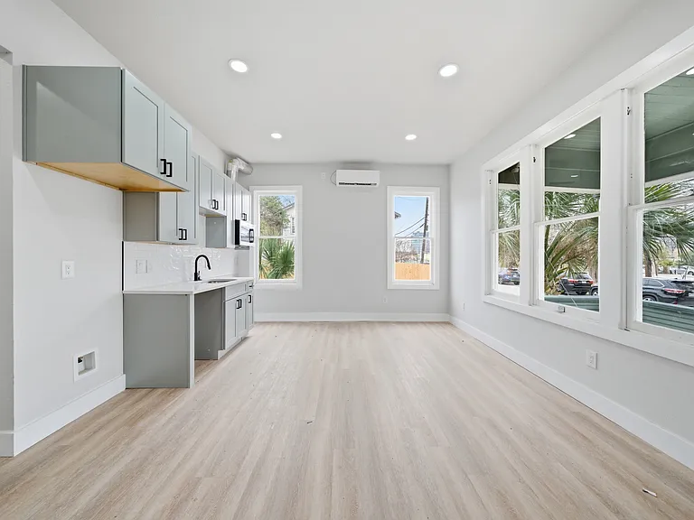 510 Erie Ave #101 — Photo 9
