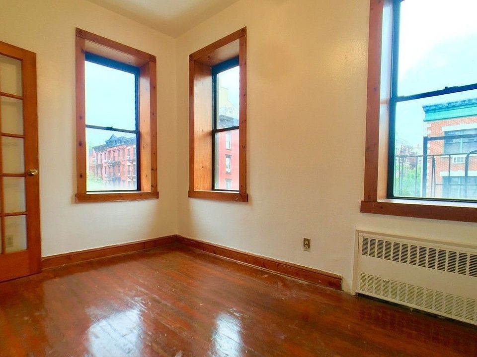1st image of 601 E 11th St APT 3a