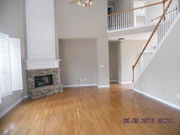 3rd image of 409 Holly Brook Ln