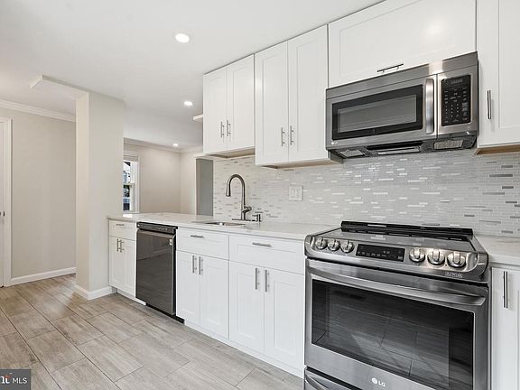 4th image of 3158 Ellenwood Dr