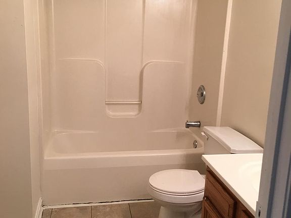 3rd image of 208 Treva Ct APT 8