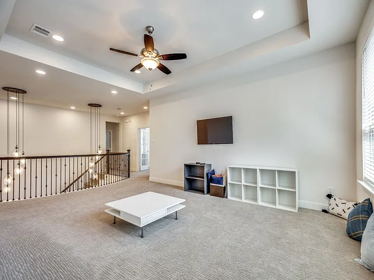 905 Asbury Dr — Photo 20