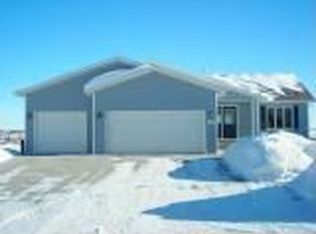1127 Sorrento Pl, Bismarck, ND 58501