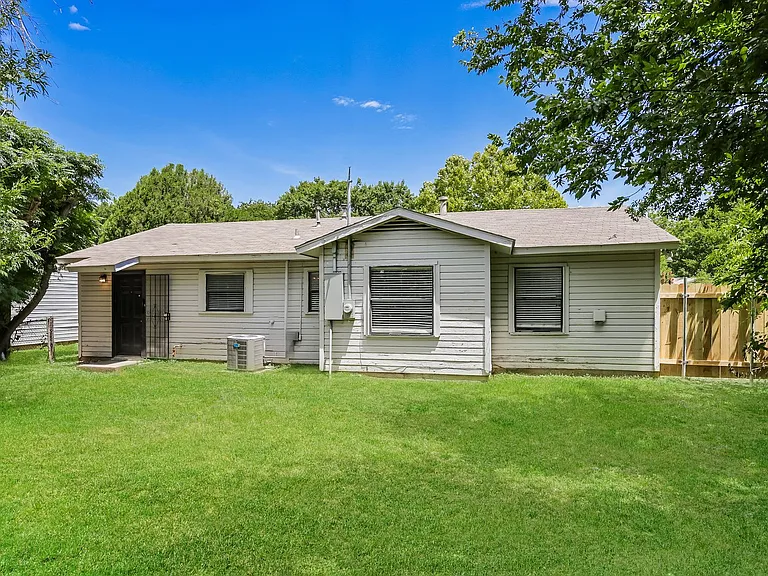 720 Emberwood Dr — Photo 30