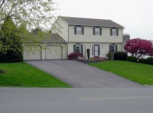 1256 Edgewood Dr, East Earl, PA 17519