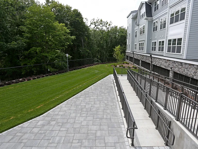 Colonial Pointe at Franklin Lakes — Photo 6