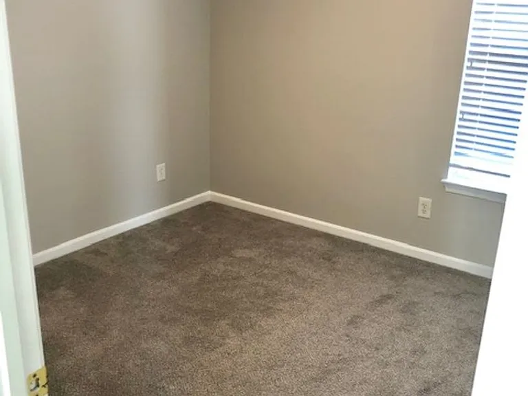 3205 Dark Woods Dr — Photo 12