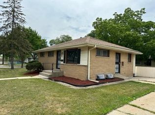 6201 N Joyce Ave, Milwaukee, WI 53225
