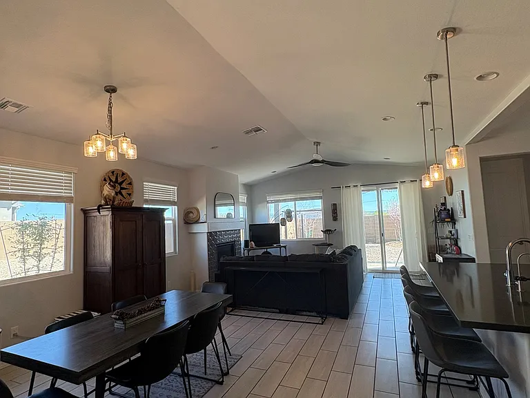 6255 Goldfinch Dr — Photo 2