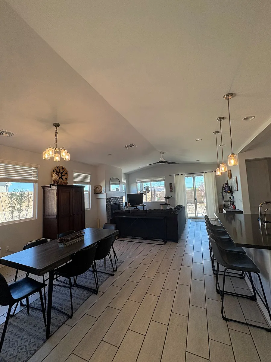 Building Photo - 6255 Goldfinch Dr