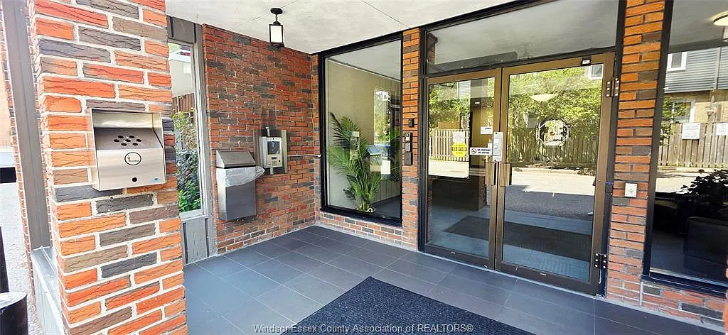 2 bed, 1.5 bath, $2,000 — Photo 3