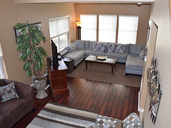 4th image of 6096 Canterbury Ln