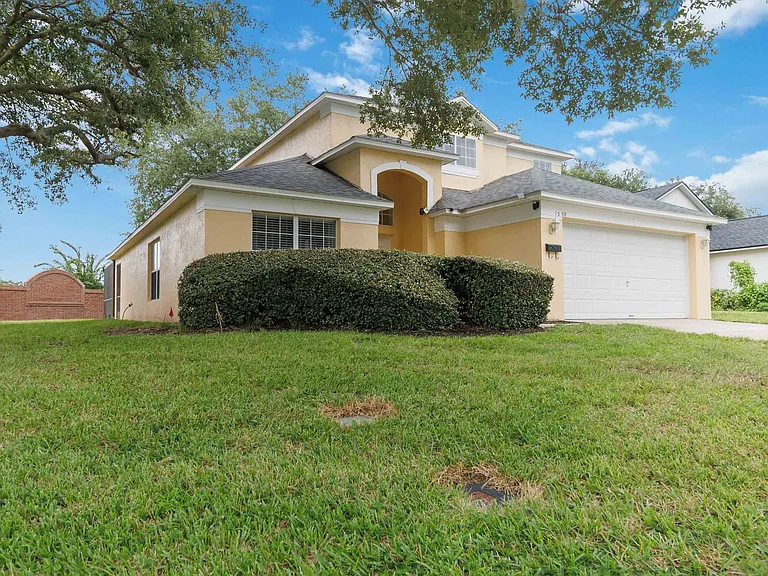 1550 Casterton Cir — Photo 3