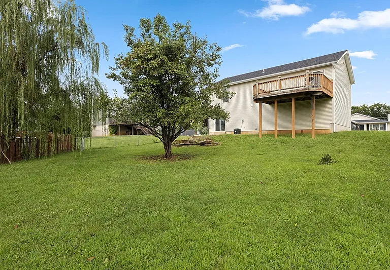 708 Tobermory Ct — Photo 21