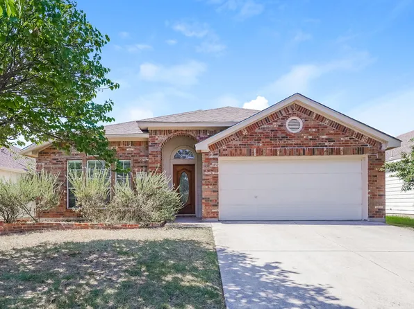 1005 Fort Apache Dr, Haslet, TX 76052