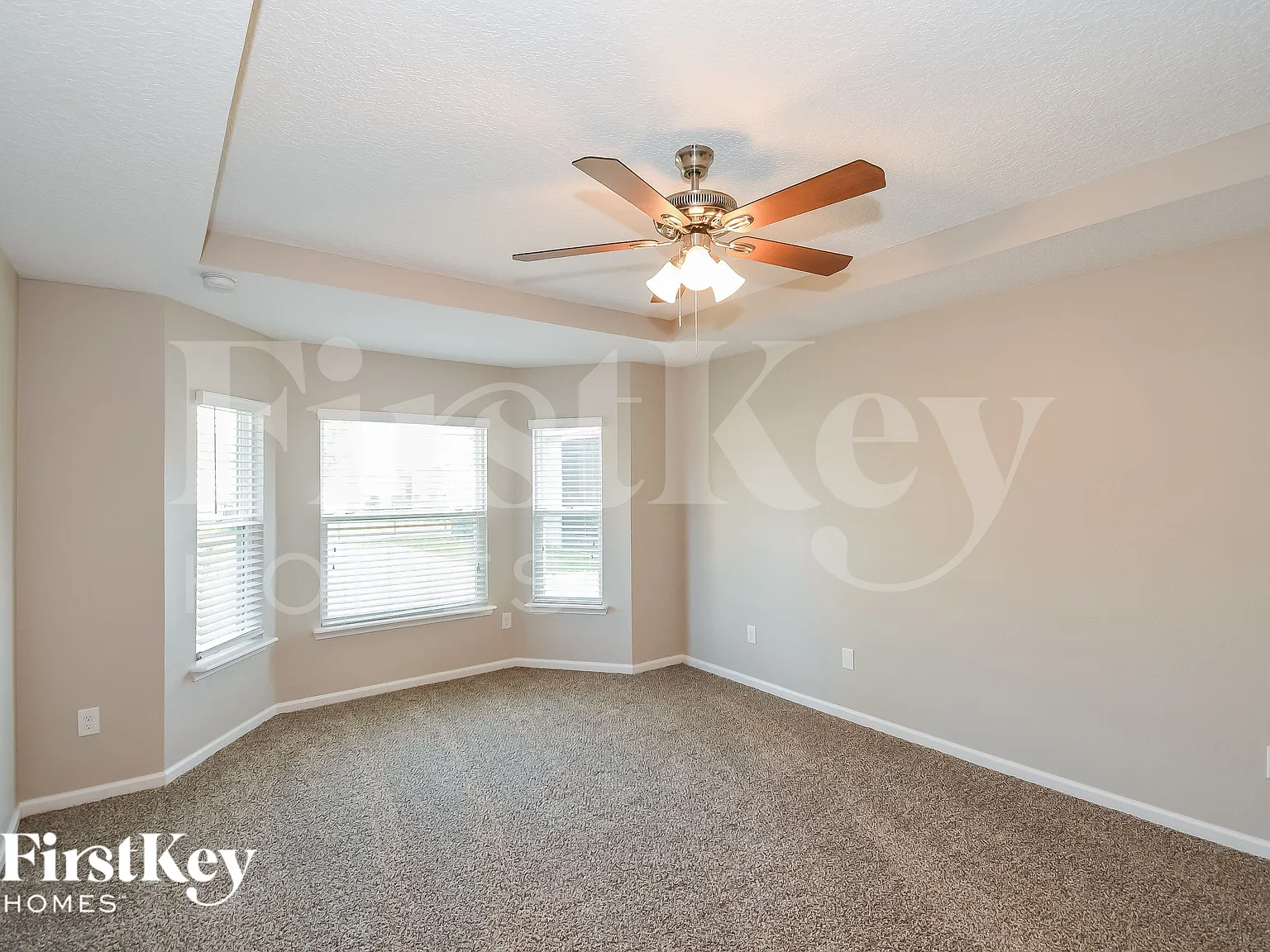 4 bed, 2.0 bath, 2077 sqft, $2,575 — Photo 2