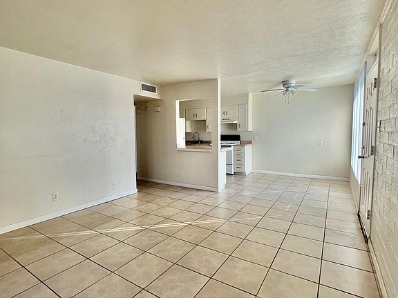 5th image of 1010 E Maryland Ave APT 10
