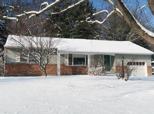 45 Green Meadows Ln, Loudonville, NY 12211