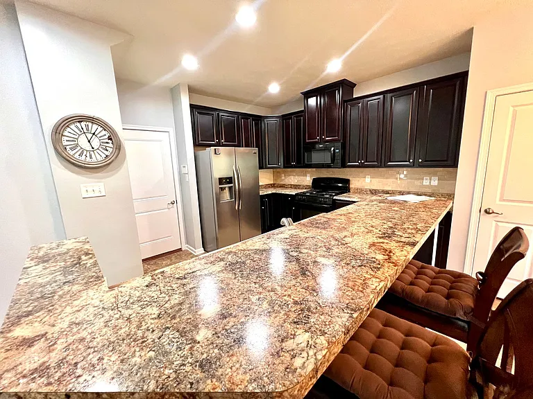 796 Village Club Dr — Photo 7