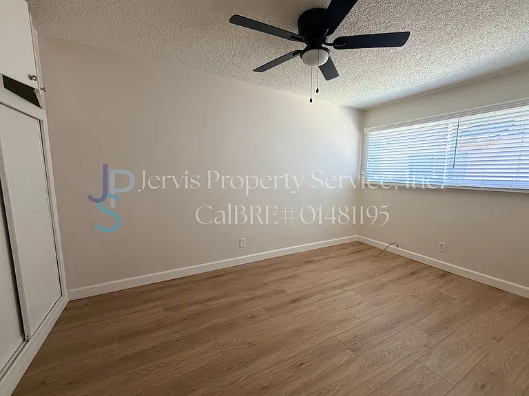8037 Stewart And Gray Rd #8 — Photo 4