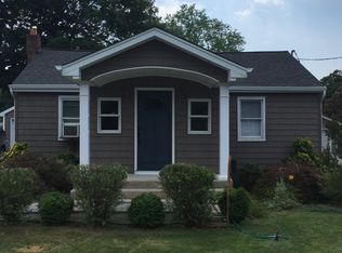 20 Vassar Pl, Smithtown, NY 11787