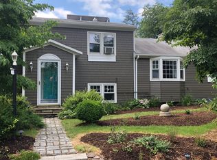 110 Mount View Rd, Narragansett, RI 02882