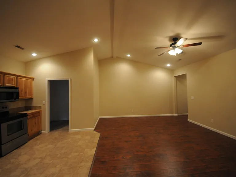 168 Waller Ln #168 — Photo 12