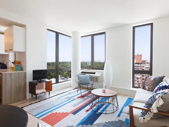 626 Flatbush Avenue image 1 of 12