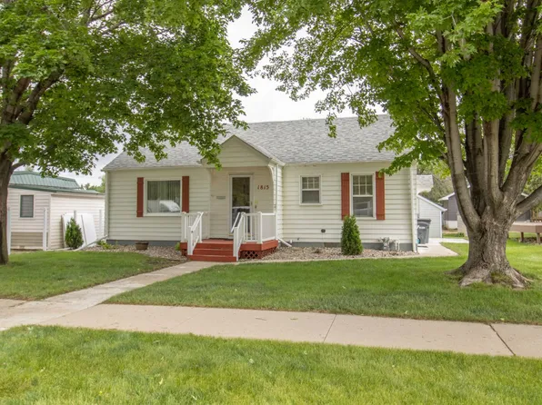 1815 15th St, Rock Valley, IA 51247