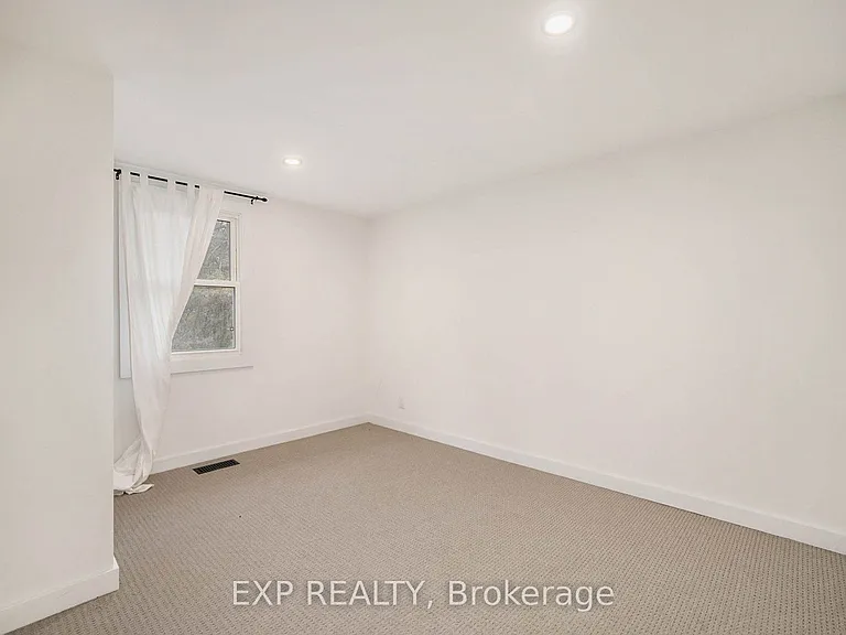 32 Colonel Murray St — Photo 12