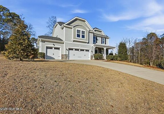 3rd image of 595 Avenue Of The Carolinas