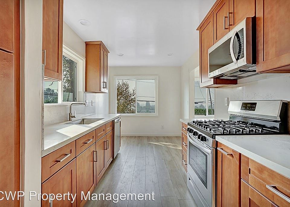1st image of 1015 Highland Blvd