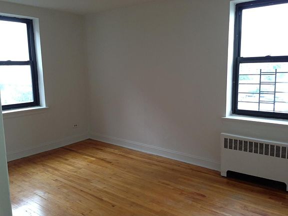 5th image of 9100 Queens Blvd