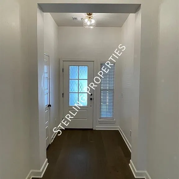 10505 N West 33rd St — Photo 2