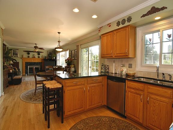 4th image of 751 Kylemore Dr