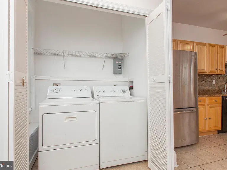 4628 Sansom St #B — Photo 16
