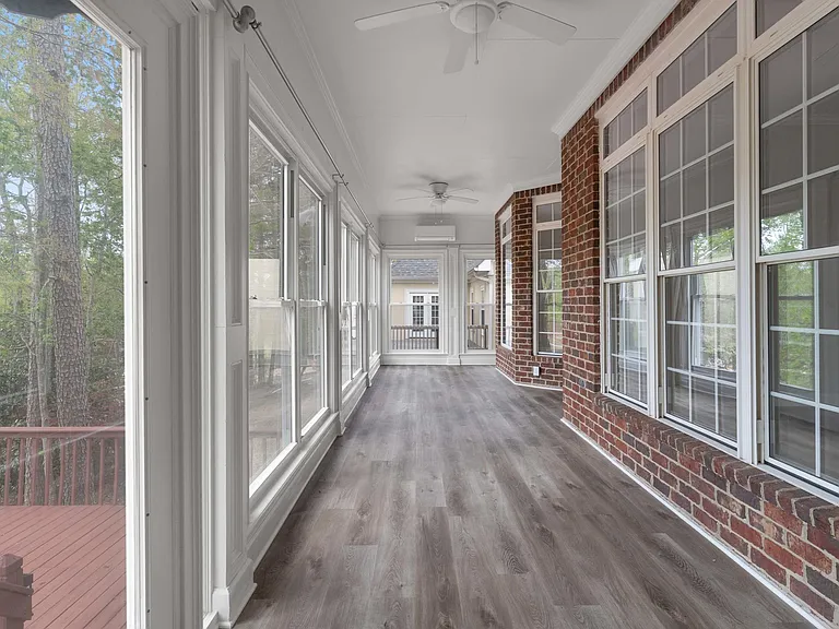 806 Willow Lake Dr — Photo 13