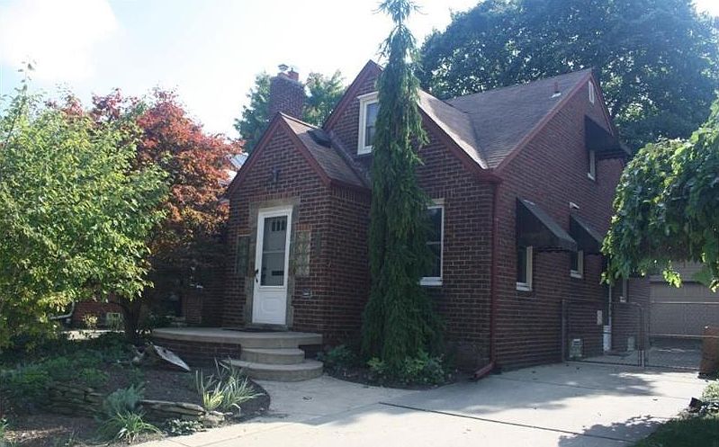 1st image of 22421 Heinze St