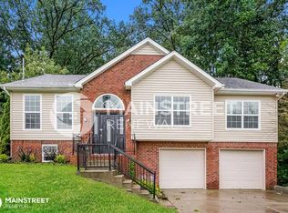 1131 Poplar Hollow Dr, La Vergne, TN 37086
