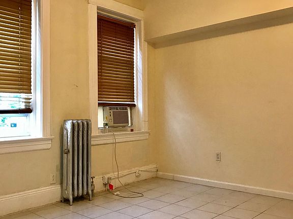 3rd image of 3218 106th St