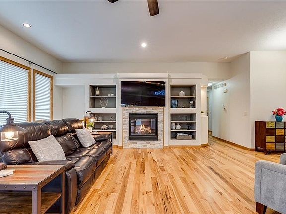 5th image of 626 N Somerset Ct