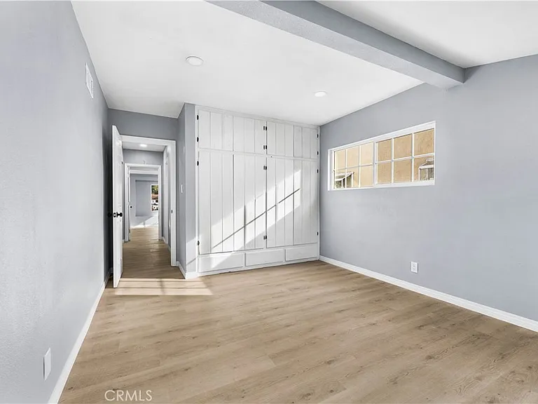 5651 Radford Ave — Photo 18