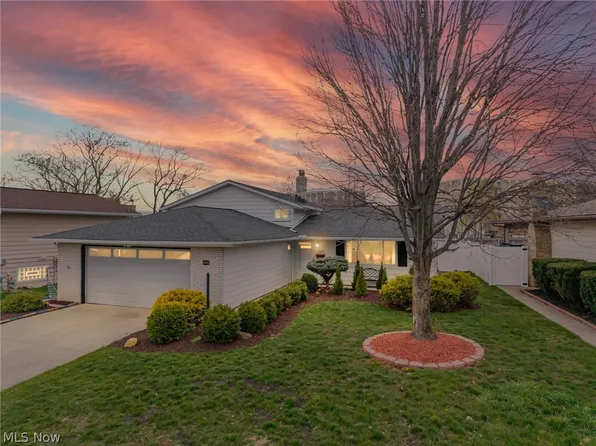 5520 Ralston Dr, Parma, OH 44129