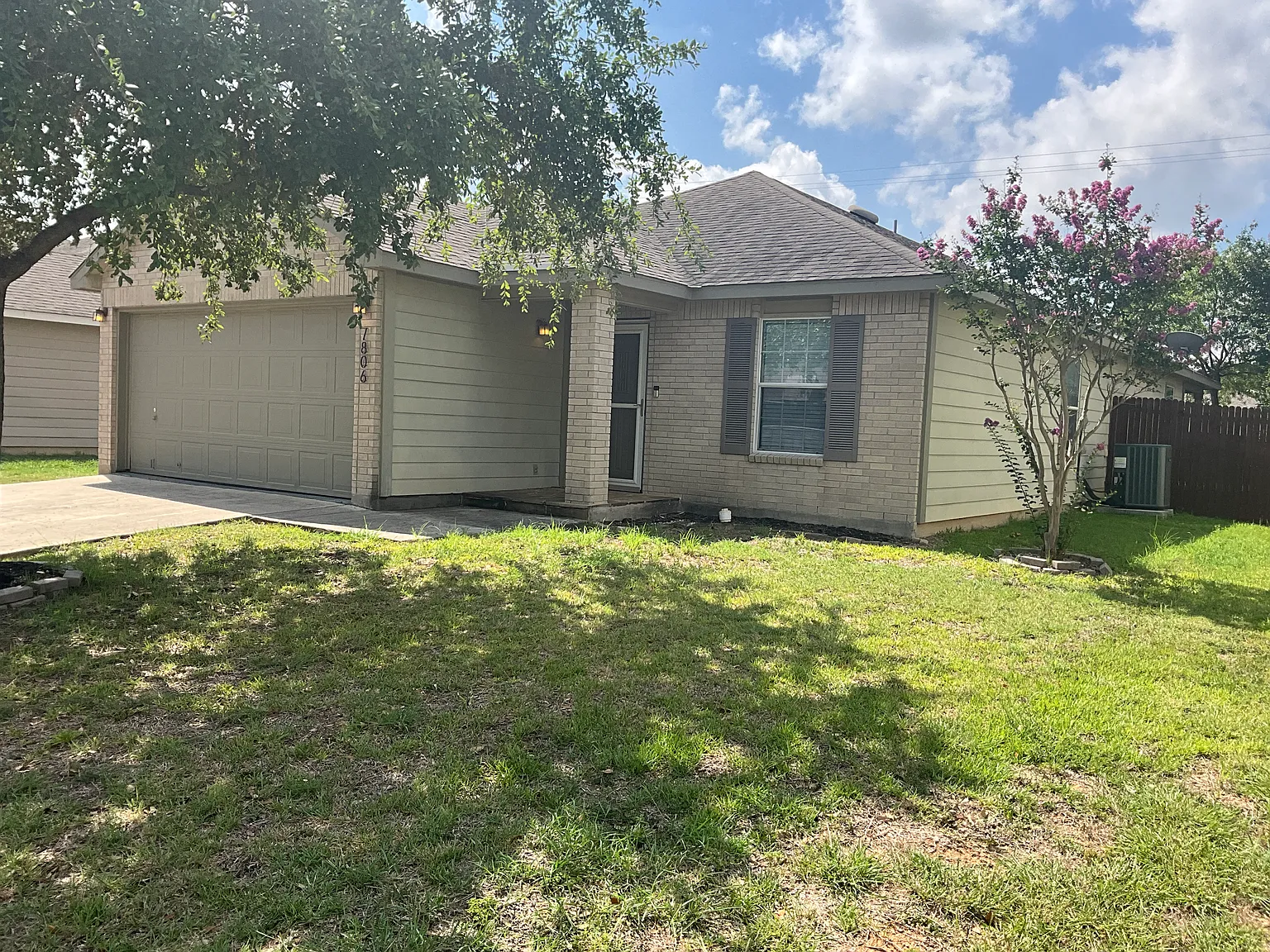 3 bed, 1710 sqft, $1,850 — Photo 1