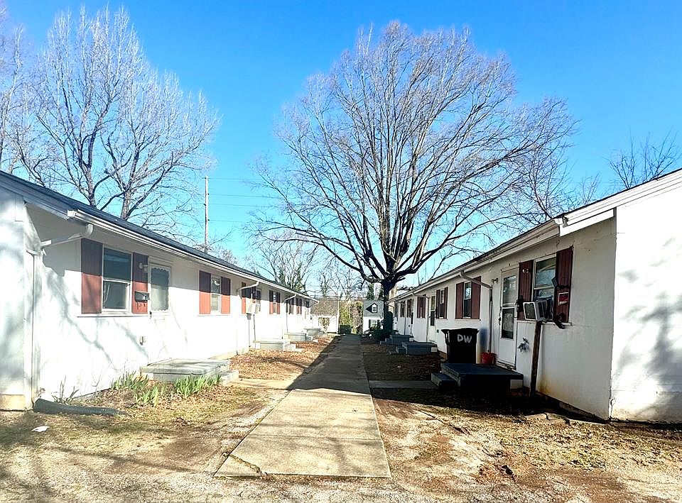 1st image of 209/213 Hughes St