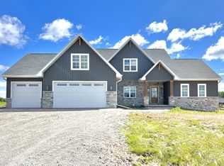 4240 N Rose Meadow Ln, Appleton, WI 54913