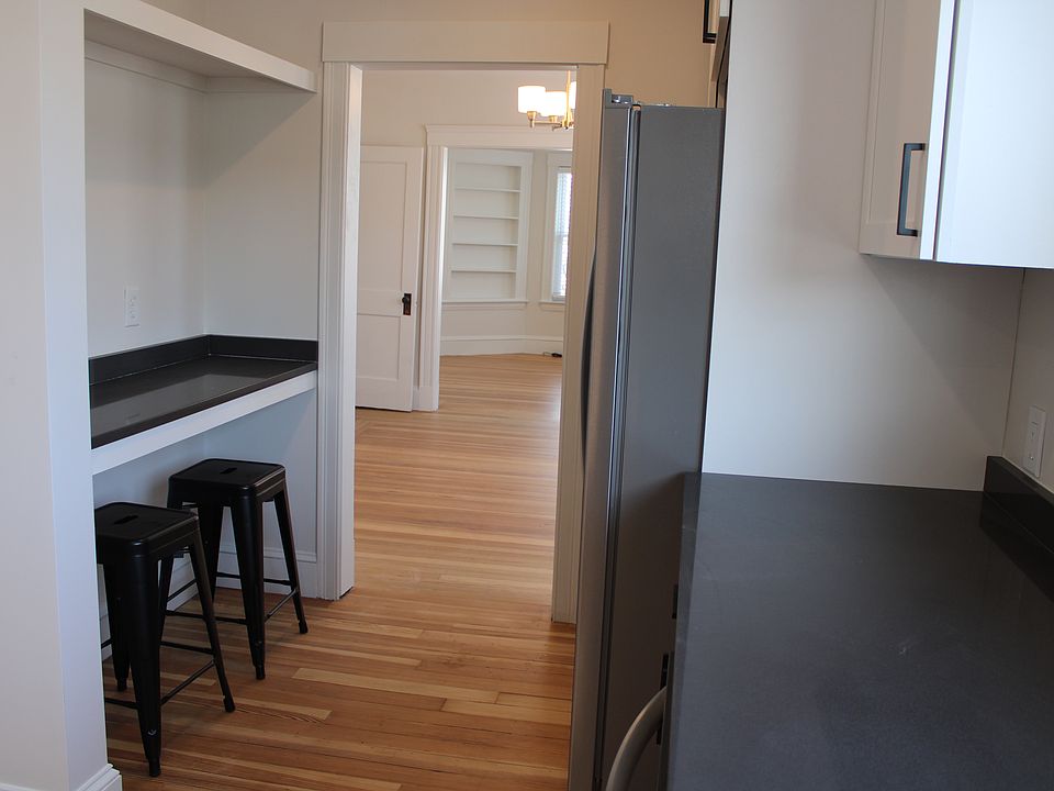 Kitchen pantry/Breakfast nook