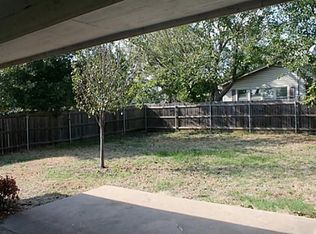 301 South Cir, Grandview, TX 76050