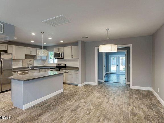 4th image of 2539 E Glenrosa Ave